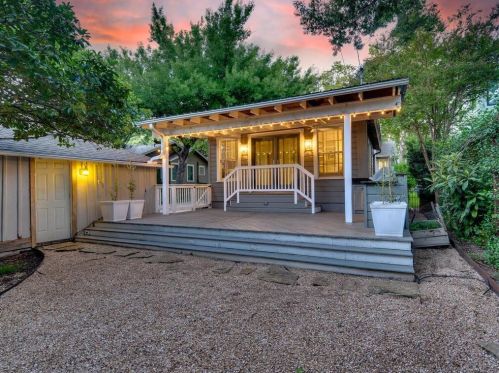 1703 31 St, Austin TX 78705-2148 exterior