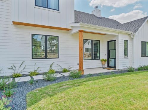 1201 Canyon Edge Dr, Austin TX  78733-2615 exterior