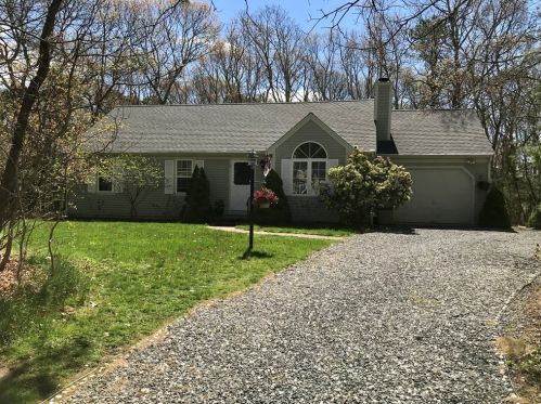 7 Swain Cir, Mashpee, MA 02649-6208