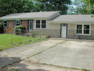 9811 Lower Riv Rd, Louisville KY  40272-3722 exterior