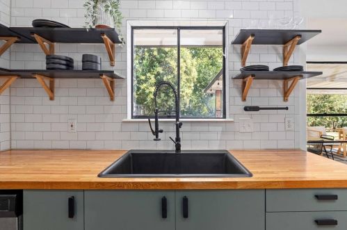 5407 Claymoor Dr, Austin TX 78723-4808 exterior