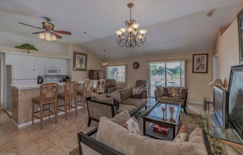 4365 20th St, Naples, FL 34120-4425