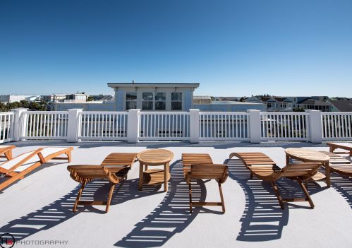 1000 Carolina Blvd, Isle Of Palms SC  29451-2242 exterior