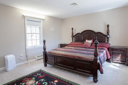 39 Charing Rd, Wapping CT  06074-2228 exterior