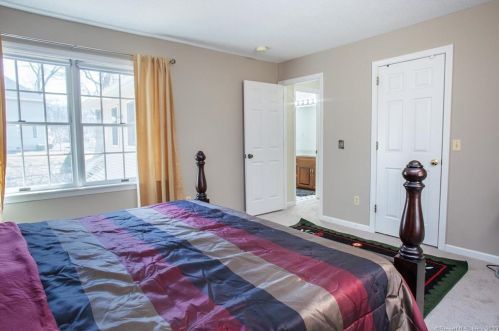 39 Charing Rd, Wapping CT  06074-2228 exterior