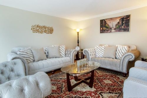 39 Charing Rd, Wapping CT  06074-2228 exterior