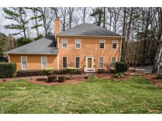 925 Branford Ln, Lilburn, GA 30047-2681