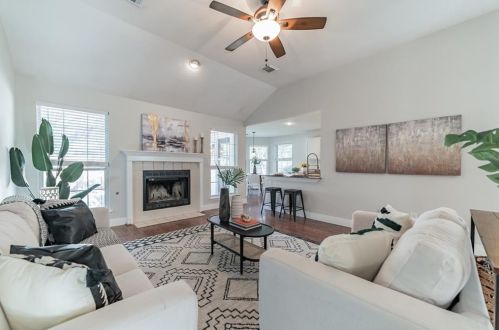 6868 Auckland Dr, Austin TX 78749-4139 exterior