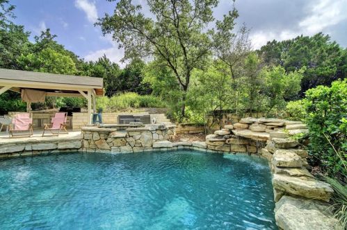 5907 Doone Valley Ct, Austin TX  78731-3664 exterior