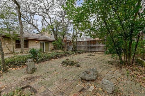 1301 Elton Ln, Austin TX 78703-2919 exterior