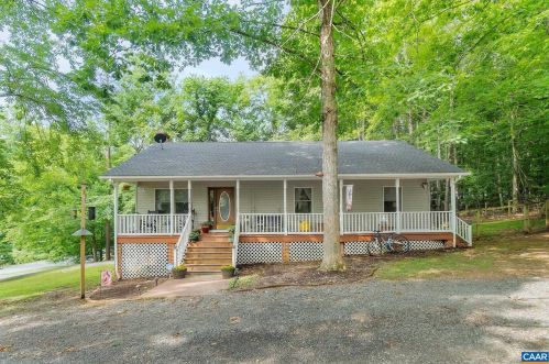 36 Point Rd, Bybee, VA 22963-2049