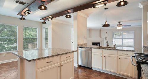 10836 Amblewood Way, Austin TX  78753-3347 exterior