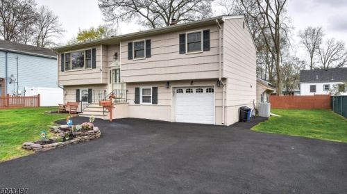 31 Oak Ridge Rd, Parsippany, NJ 07054-3629