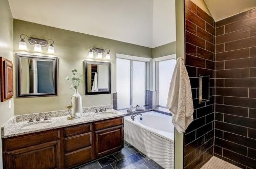 8100 Cahill Dr, Austin TX 78729-6437 exterior