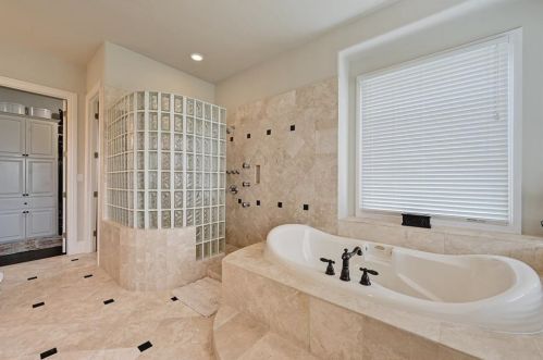 2004 Canonero Dr, Austin TX 78746-2125 exterior