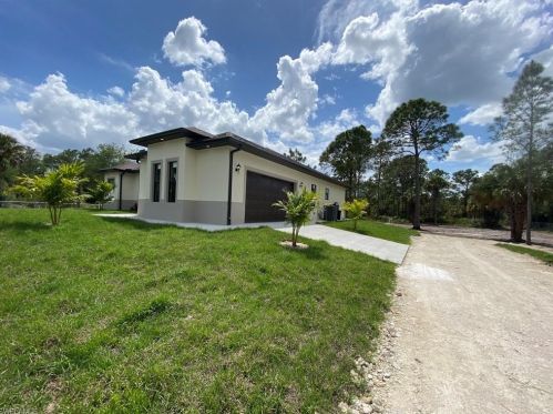 4289 8th St, Naples, FL 34120-0004