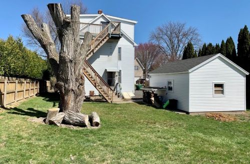 21 Whittier Pl, Chicopee MA 01013-1414 exterior