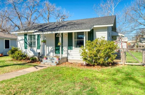 5806 Chesterfield Ave, Austin TX  78752-4516 exterior