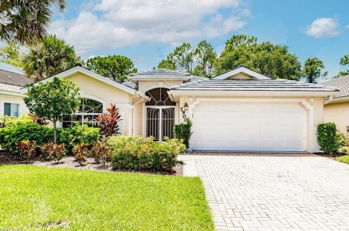 7900 Leicester Dr, Naples, FL 34104-7444