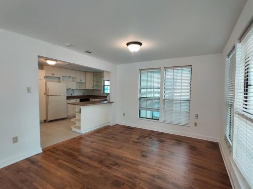 2015 11th St, Austin TX  78702-2803 exterior