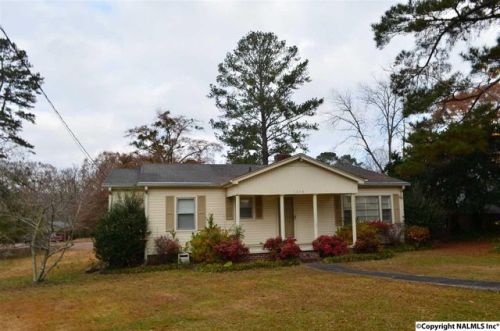 1976 Lookout Cir, Gadsden AL  35904-3308 exterior