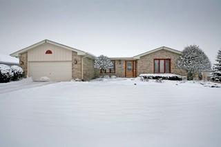 9230 Willow Ln, Mokena, IL 60448-9335