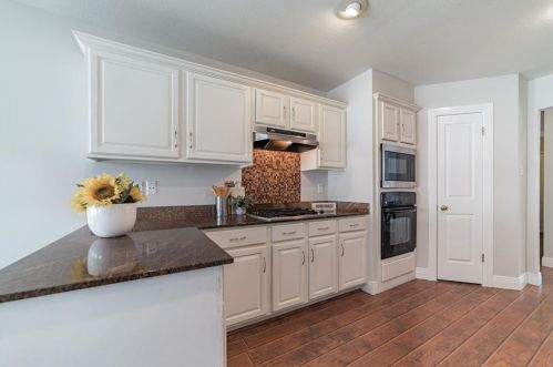 6868 Auckland Dr, Austin TX 78749-4139 exterior