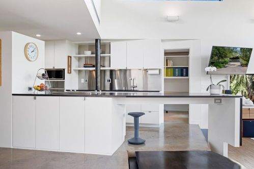 1101 Cyn Edge Dr, Austin TX 78733-2005 exterior