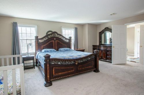 39 Charing Rd, Wapping CT  06074-2228 exterior