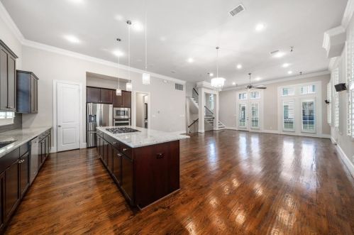 2162 Aylesport Dr, Dallas, TX 75201-6301