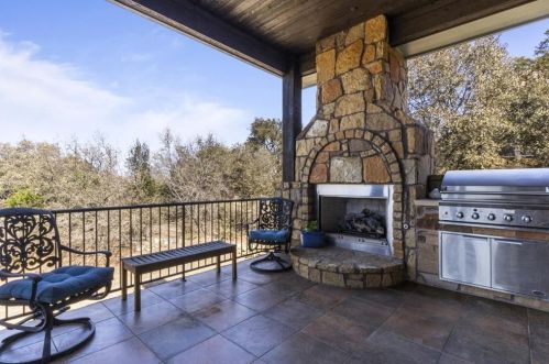 400 Dawn River Cv, Austin TX 78732-1986 exterior