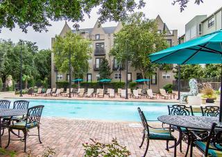 3015 State St, Dallas TX  75204-2725 exterior