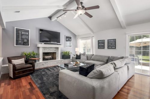 7105 Fence Line Dr, Austin TX 78749-2312 exterior