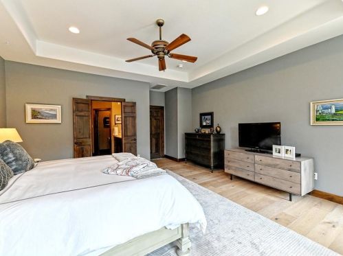 1501 Cyn Edge Dr, Austin TX 78733-2000 exterior