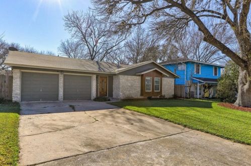 5405 Claymoor Dr, Austin TX  78723-4806 exterior