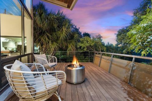 1101 Cyn Edge Dr, Austin TX 78733-2005 exterior