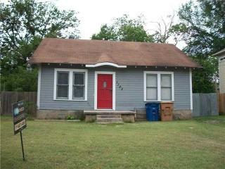 1102 Richardine Ave, Austin TX  78721-2632 exterior