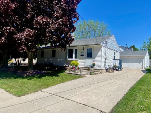 3116 Kete St, Manitowoc, WI 54220-4332
