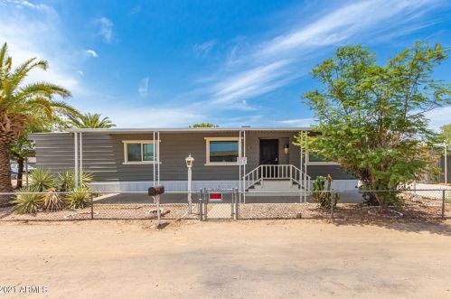 64 96th St, Mesa, AZ 85207-8813