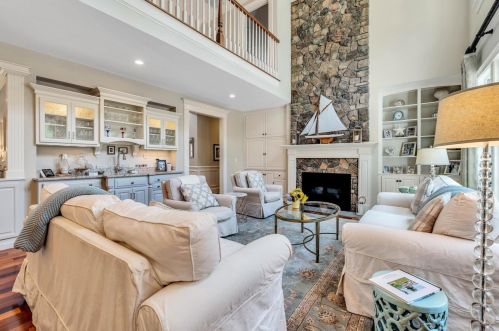 11 Teal Cir, Mashpee MA 02649-3676 exterior