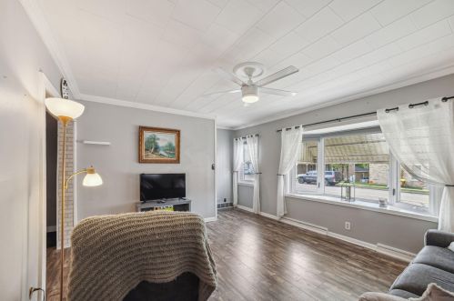 314 Kettle Moraine Dr, Slinger WI 53086-9507 exterior