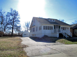 827 Pacific Ave, Osawatomie, KS 66064-1430