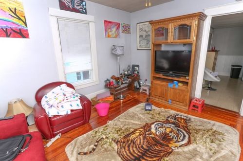 16 Olivine St, Chicopee MA 01013-2720 exterior