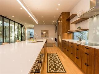 2708 Townes Ln, Austin TX  78703-1643 exterior