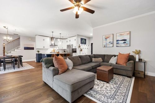 4246 Cyn Gln Cir, Austin TX 78732-2187 exterior