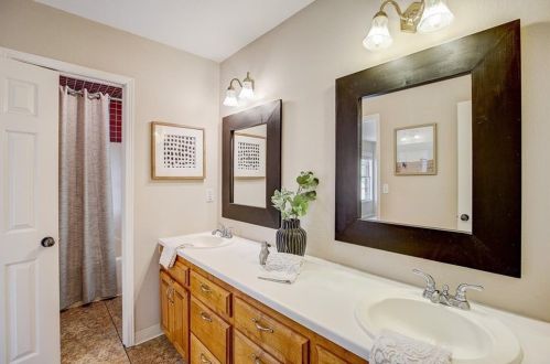 13243 Briar Holw Dr, Austin TX 78729-2855 exterior