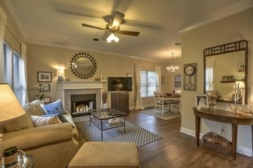 2403 Del Curto Rd, Austin TX  78704-4825 exterior