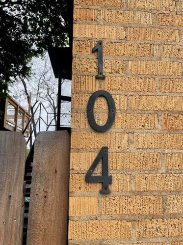 104 38th St, Austin TX  78705-1526 exterior