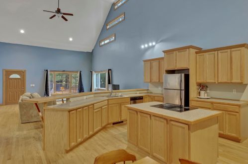 85 Blue Castle Dr, Mashpee MA 02649-3770 exterior