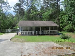 498 Millard Farmer Rd, Newnan, GA 30263-6086